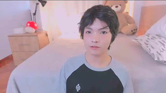 AllanYong18 online show from February 28, 2026, 1:44 pm