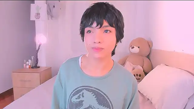 AllanYong18 online show from October 1, 2025, 7:35 am