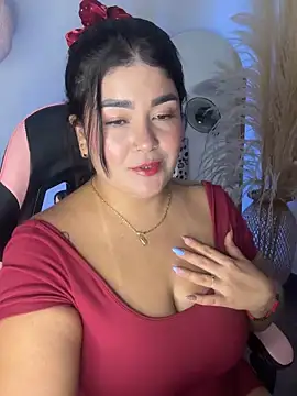 Snapshot of karla_hotgirl chatting on June 4, 2026, 1:43 am karla hotgirl online show from June 4, 2026, 1:43 am