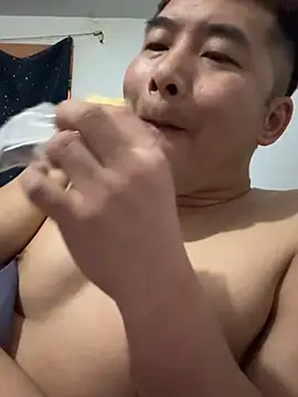 Snapshot of zxb757369 chatting on February 9, 2025, 12:52 pm zxb757369 online show from February 9, 2025, 12:52 pm