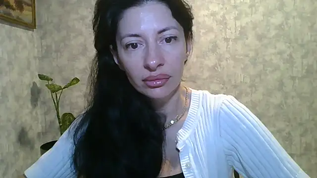 LissaBlossom online show from June 3, 2026, 2:23 am