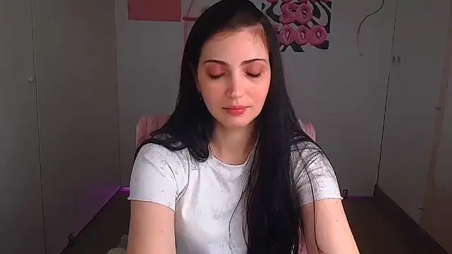 Snapshot of Amalia_amor chatting on May 8, 2026, 5:44 am Amalia amor online show from May 8, 2026, 5:44 am