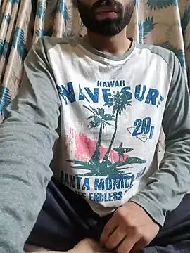 Snapshot of TOPMOON001 chatting on February 2, 2026, 7:57 pm TOPMOON001 online show from February 2, 2026, 7:57 pm