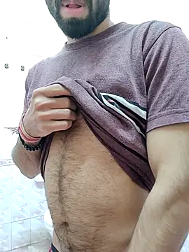 Snapshot of TOPMOON001 chatting on November 21, 2025, 6:18 pm TOPMOON001 online show from November 21, 2025, 6:18 pm