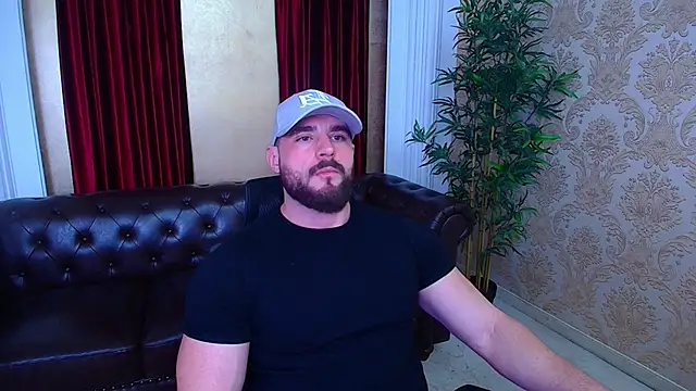 AdamJamesonn online show from November 12, 2025, 5:33 am