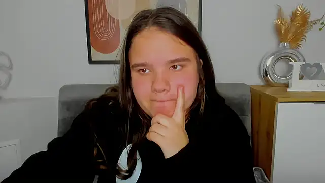 AdeleCruz online show from March 20, 2025, 4:20 pm