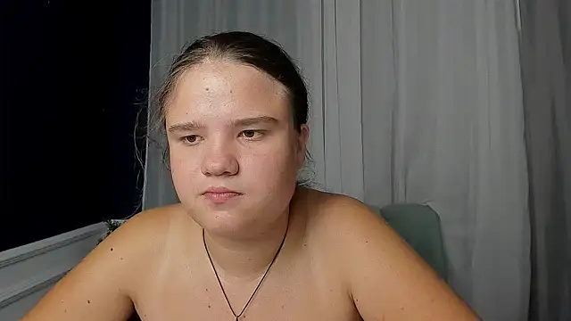 AdeleCruz online show from September 14, 2025, 12:05 pm