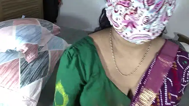 Snapshot of ArathyNambyarMallu chatting on February 15, 2026, 3:22 pm ArathyNambyarMallu online show from February 15, 2026, 3:22 pm