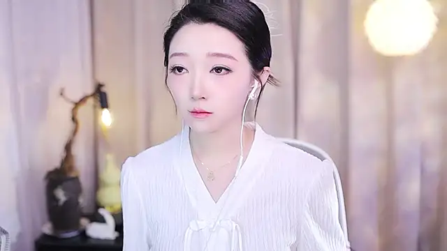 Snapshot of Zoe-99 chatting on December 3, 2025, 9:31 am Zoe-99 online show from December 3, 2025, 9:31 am