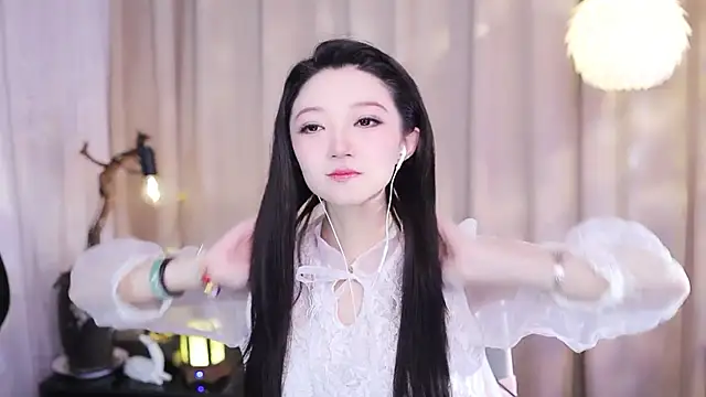 Snapshot of Zoe-99 chatting on December 18, 2025, 11:47 am Zoe-99 online show from December 18, 2025, 11:47 am