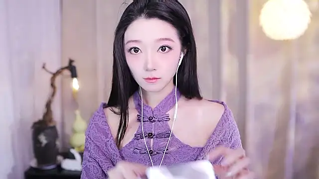 Snapshot of Zoe-99 chatting on December 4, 2025, 12:37 pm Zoe-99 online show from December 4, 2025, 12:37 pm