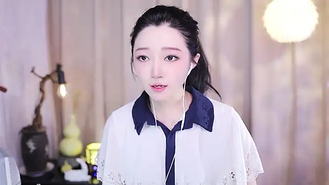 Snapshot of Zoe-99 chatting on January 7, 2026, 12:43 pm Zoe-99 online show from January 7, 2026, 12:43 pm