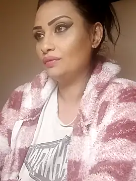 rosse26830 online show from March 31, 2026, 7:05 pm