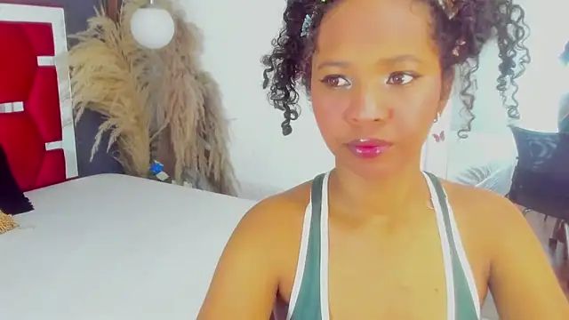 Snapshot of cataleyah_07 chatting on March 21, 2025, 10:17 am cataleyah 07 online show from March 21, 2025, 10:17 am