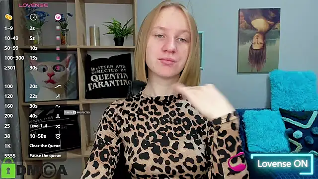 Snapshot of BeautyBlondy chatting on October 10, 2025, 5:41 am BeautyBlondy online show from October 10, 2025, 5:41 am