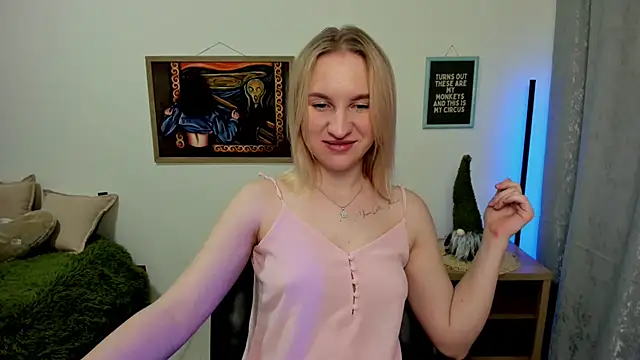 Snapshot of BeautyBlondy chatting on January 30, 2025, 11:24 pm BeautyBlondy online show from January 30, 2025, 11:24 pm