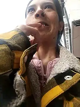 Snapshot of Cleo_Hott chatting on October 12, 2025, 8:43 pm Cleo Hott online show from October 12, 2025, 8:43 pm