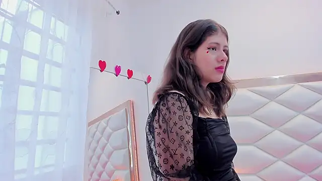 MiaQueen021 online show from March 21, 2025, 1:12 pm