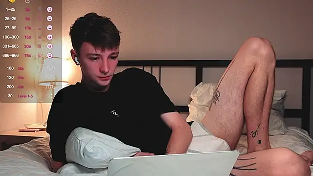 Snapshot of Calvin_Polanski chatting on October 2, 2025, 5:11 am Calvin Polanski online show from October 2, 2025, 5:11 am