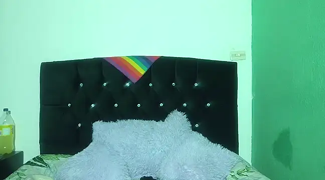 boysLittle online show from March 18, 2025, 11:33 am