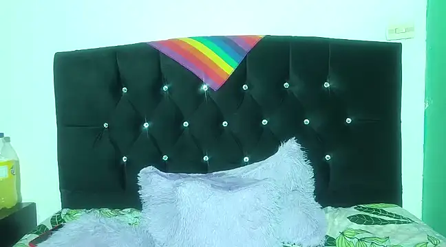 boysLittle online show from March 18, 2025, 5:44 pm