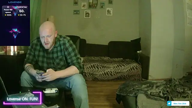 GaySexxPL online show from April 19, 2026, 7:31 am