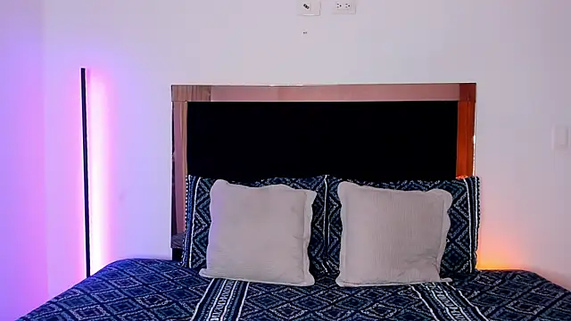 Snapshot of Carorosse chatting on October 19, 2025, 4:54 pm Carorosse online show from October 19, 2025, 4:54 pm
