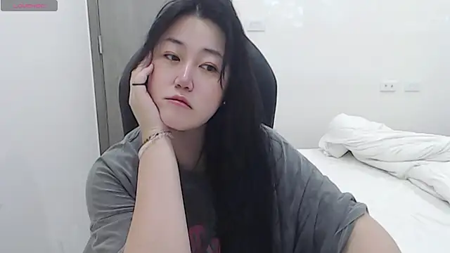 minnie9009 online show from February 28, 2025, 1:36 pm