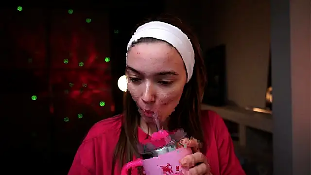 ileanacampbe online show from November 27, 2025, 4:35 am