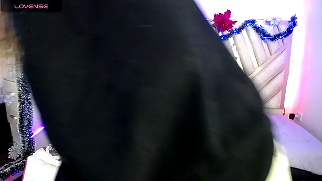 NyxAndria 1 online show from November 18, 2025, 9:18 pm