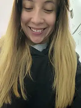 NyxAndria 1 online show from May 26, 2026, 1:04 am