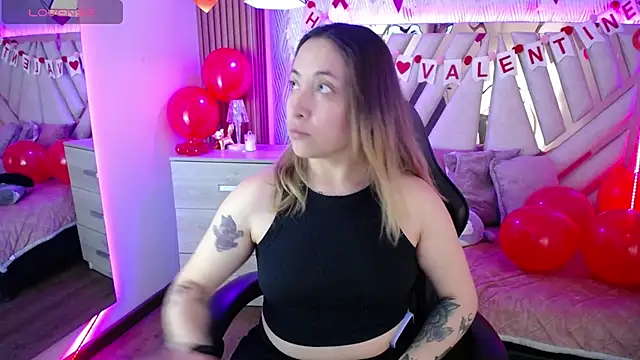 Snapshot of NyxAndria_1 chatting on February 13, 2026, 12:21 am NyxAndria 1 online show from February 13, 2026, 12:21 am