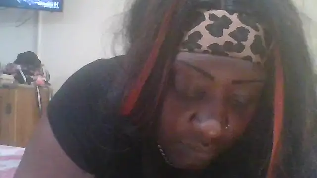 Snapshot of ExoticChocolit chatting on November 9, 2025, 12:58 am ExoticChocolit online show from November 9, 2025, 12:58 am