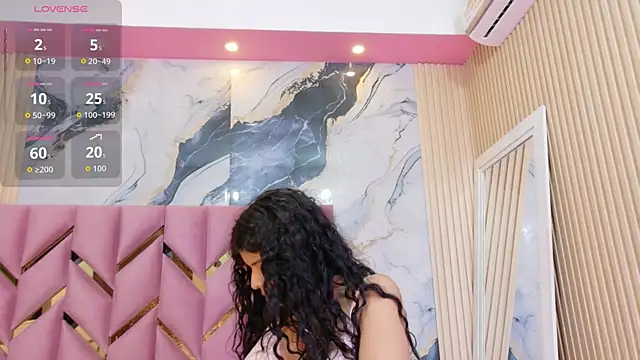 hotiergirl online show from February 20, 2026, 12:07 pm