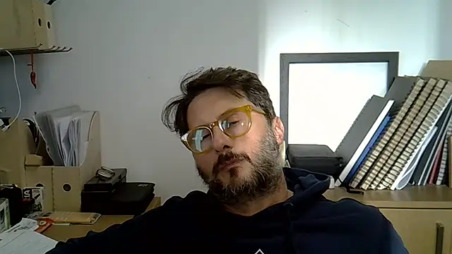 Snapshot of Cellino4 chatting on October 6, 2025, 3:35 pm Cellino4 online show from October 6, 2025, 3:35 pm