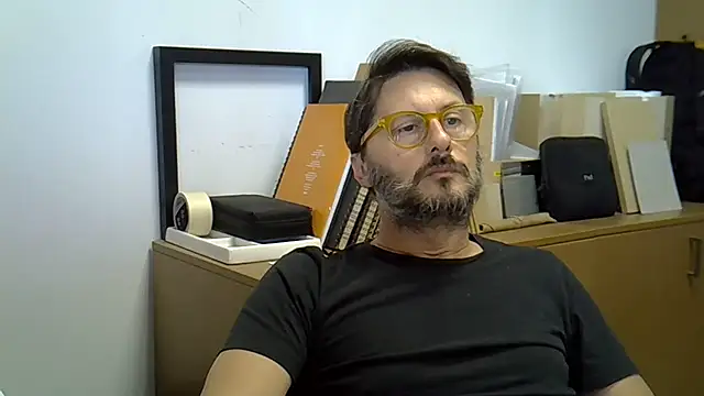 Snapshot of Cellino4 chatting on October 11, 2025, 8:26 am Cellino4 online show from October 11, 2025, 8:26 am