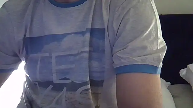 Snapshot of Cellino4 chatting on February 25, 2025, 6:01 pm Cellino4 online show from February 25, 2025, 6:01 pm