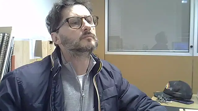 Snapshot of Cellino4 chatting on January 24, 2025, 8:53 pm Cellino4 online show from January 24, 2025, 8:53 pm