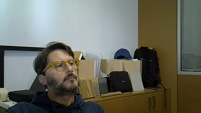 Snapshot of Cellino4 chatting on October 4, 2025, 9:00 am Cellino4 online show from October 4, 2025, 9:00 am