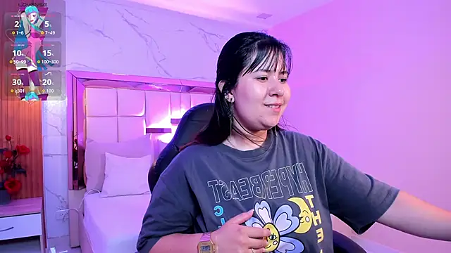 Snapshot of zoes_milee chatting on November 12, 2025, 10:41 am zoes milee online show from November 12, 2025, 10:41 am