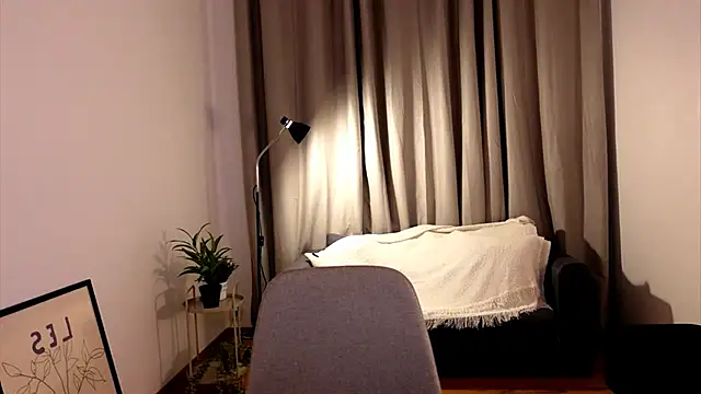 ShyHotNerd online show from March 22, 2025, 7:47 am