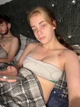 VioletxBlue online show from October 23, 2025, 11:53 am