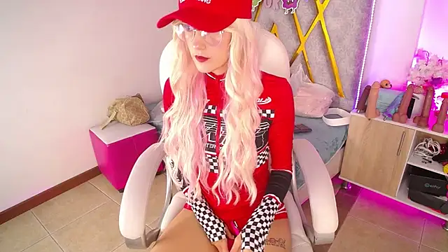 SussanHottye1  online show from October 19, 2025, 11:57 am