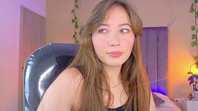 Dahlia Rousse online show from April 17, 2026, 9:17 pm