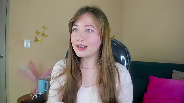 Dahlia Rousse online show from March 4, 2026, 7:05 am