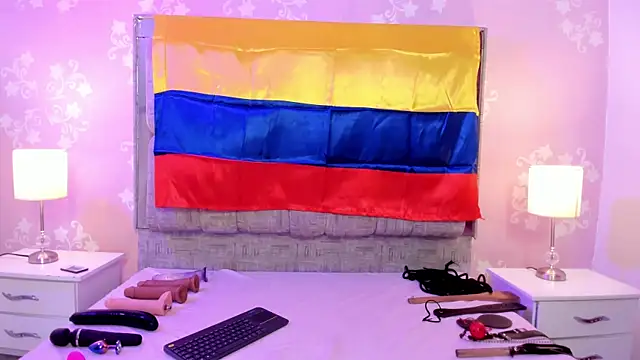 SalomeSimonz online show from June 23, 2026, 7:34 pm