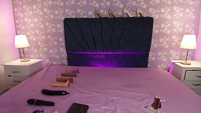 SalomeSimonz online show from June 10, 2026, 2:40 pm