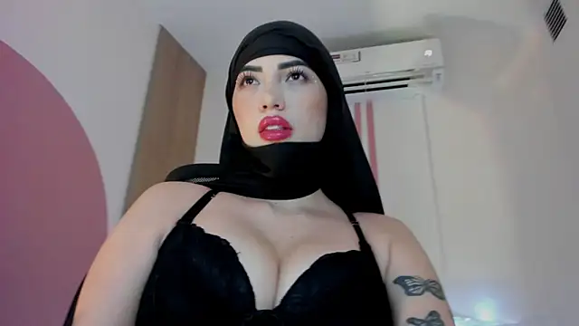 taylorsmiiith  online show from January 7, 2026, 8:36 pm