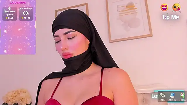 taylorsmiiith  online show from February 16, 2026, 3:21 pm