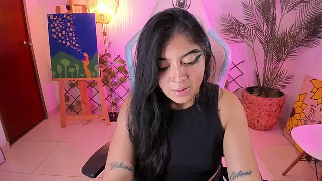 Snapshot of Zoee_0 chatting on January 15, 2025, 3:11 am Zoee 0 online show from January 15, 2025, 3:11 am